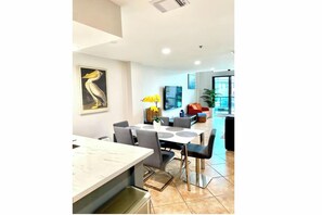 Dining - Miami Beach-Front with Amazing Pool (Miami Beach)
