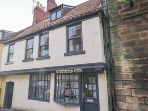 Exterior - Stowaway Cottage Church Street (Whitby)