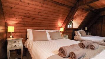 2 bedrooms, individually decorated, individually furnished, free WiFi