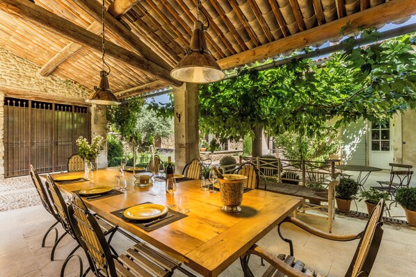 Outdoor dining