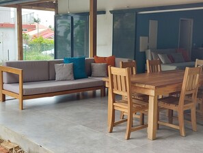 Outdoor dining - CAMELIA Contemporary villa with garden (Baie-Mahault)