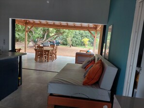 Living area - CAMELIA Contemporary villa with garden (Baie-Mahault)