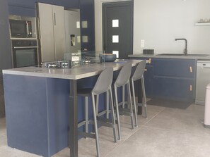 Private kitchen - CAMELIA Contemporary villa with garden (Baie-Mahault)