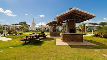 Basic Apartment | Outdoor dining