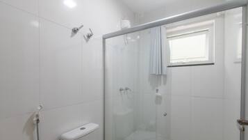 Basic Apartment | Bathroom | Shower