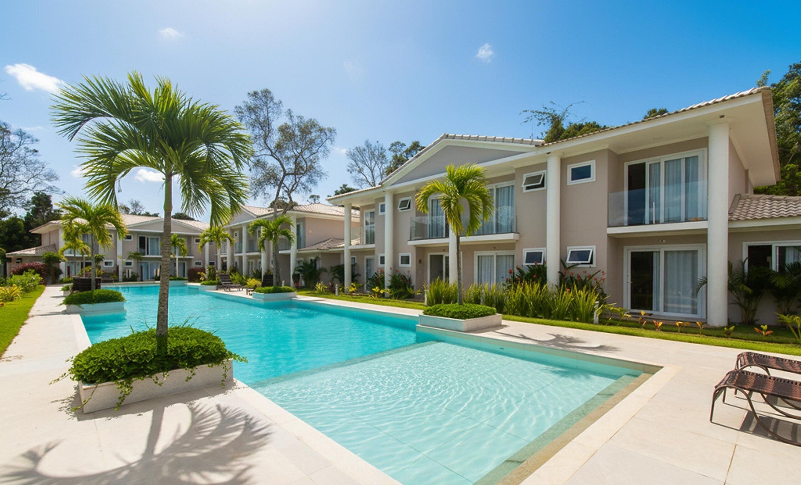 基础公寓 | 泳池 | 室外游泳池