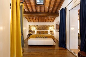 Fer et planche à repasser, Wi-Fi, literie fournie