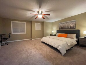 Room - Private House+Backyard Pergola Bar Oasis (Waterloo)