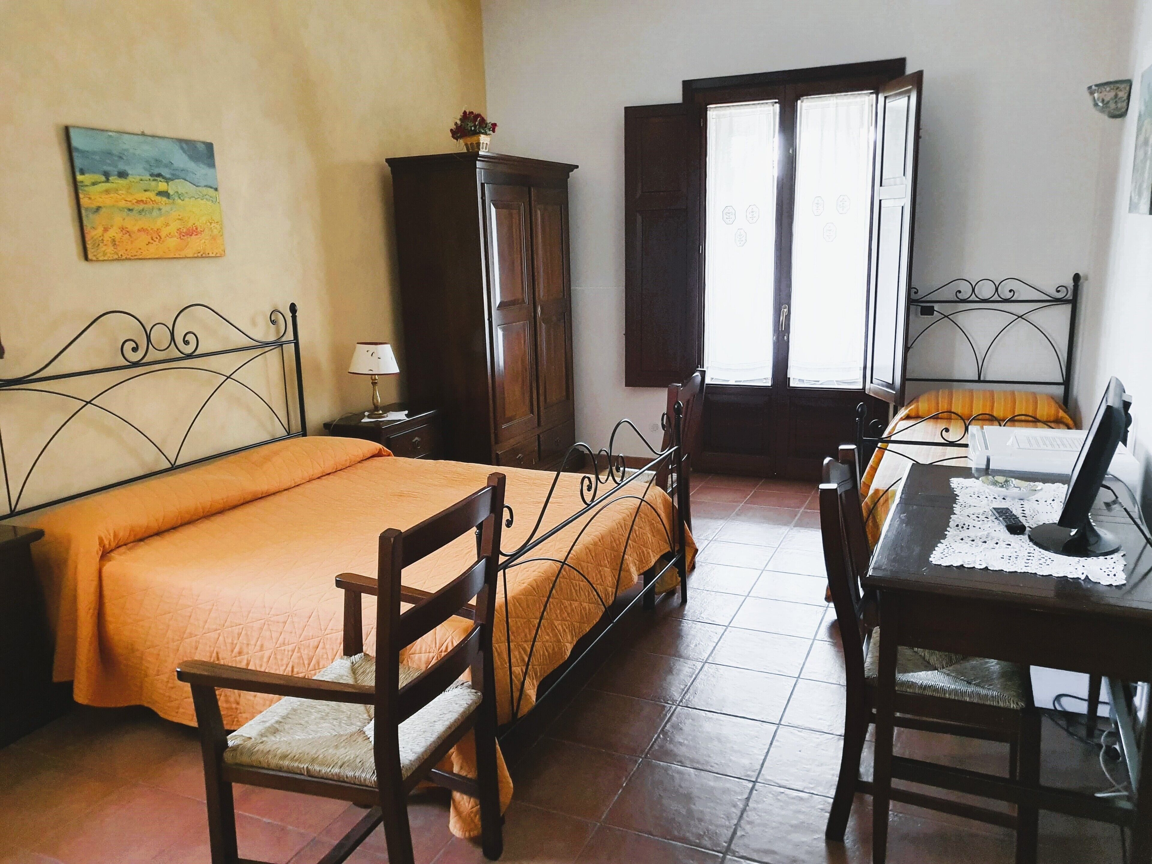 1 bedroom, internet, bed sheets