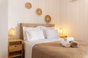 3 bedrooms, iron/ironing board, travel cot, free WiFi - Beach at 1.3km* Private Heated Pool* BBQ area * Sea View (Tavronitis)