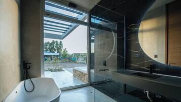Dusche, Haartrockner, Bidet, Handtücher