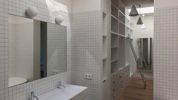 Haartrockner, Handtücher, Toilettenpapier