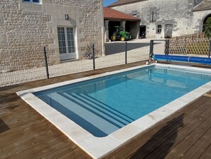 Pool - Le Cosy, 20 minutes from Angoulême and Cognac (Hiersac)