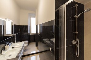 Douche, bidet