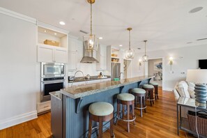 Fridge, microwave, oven, stovetop - Community Rooftop Pool! Beach is Across the Street! (Inlet Beach)