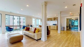 Interior - Stylish Home with Free Parking (Stamford)