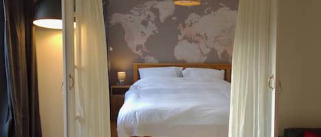 Internet, bed sheets