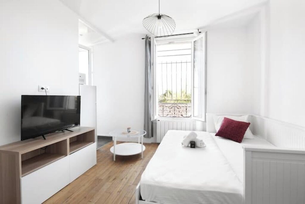 مكواة/لوح كي وواي فاي وملاءات أسرّة