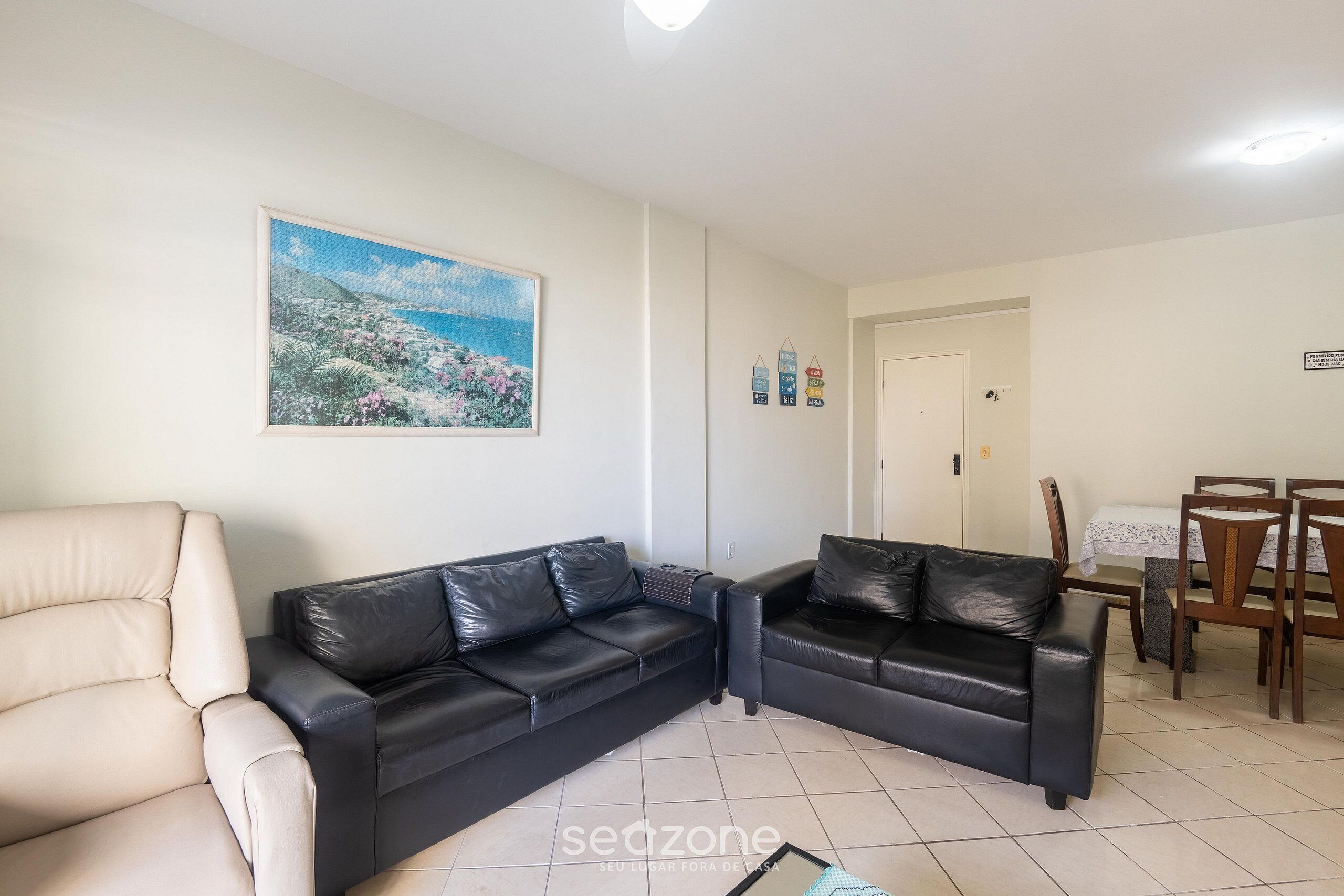 Apartamento básico | Área de estar | TV