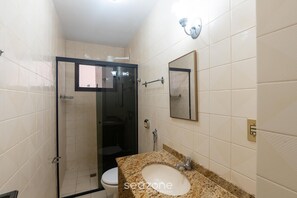 Basic Apartment | Bathroom - Apts in a Condominium 130m fr/ Morro Beach - Gfts (Guarapari)