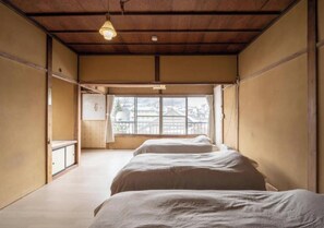 3 quartos, escrivaninha, Wi-Fi de cortesia, roupa de cama