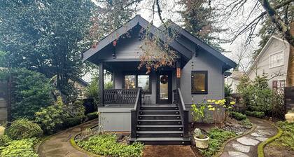 Central extended stay cottage with a modern charm