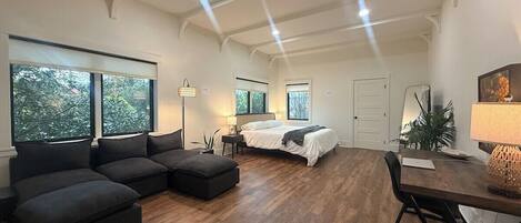 2 slaapkamers, een strijkplank/strijkijzer, gratis wifi, beddengoed