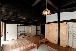 Interior - A renovated room that takes advantage of the goodn / Mihara Hiroshima (Mihara)