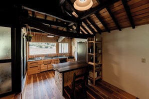 Fridge, microwave, stovetop, cookware/dishes/utensils - A renovated room that takes advantage of the goodn / Mihara Hiroshima (Mihara)