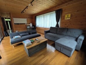 TV - Nonsmoking Entire building available for rent  / Minamitsuru District Yamanashi (Minamitsuru District)
