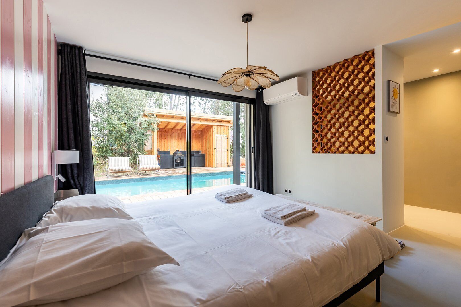 5 bedrooms, desk, iron/ironing board, free WiFi