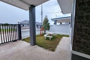 Outdoor dining - We House - Hangdong1 (Hang Dong)