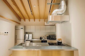 Fridge, microwave, stovetop, cookware/dishes/utensils - Limited to one group per day equipped with sauna  / Kimitsu City Chiba (Kimitsu City)