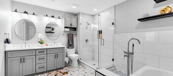 5BR 2.5BA Newly upgraded house sleeps 16•