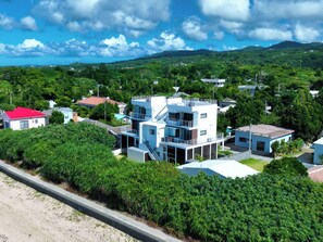 المنشأة من الخارج