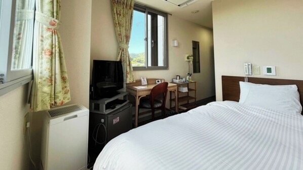 1 bedroom, desk, free WiFi, bed sheets