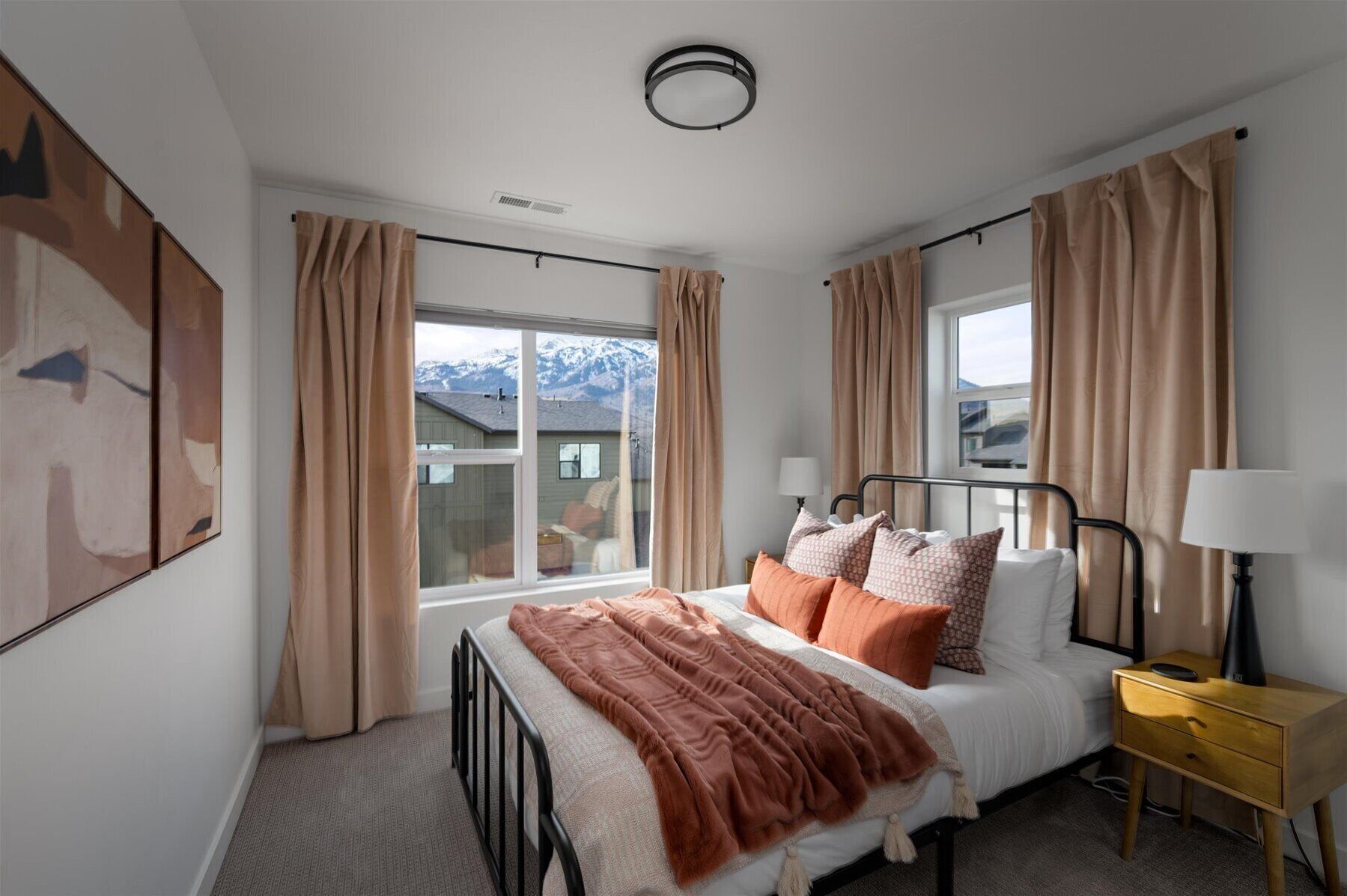 Desk, iron/ironing board, free WiFi, bed sheets