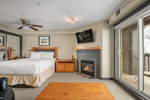 1 bedroom, desk, WiFi, bed sheets