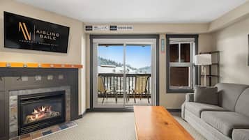 Télévision, cheminée