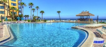 NEW Amazing Ocean Front Studio in Daytona Beach!