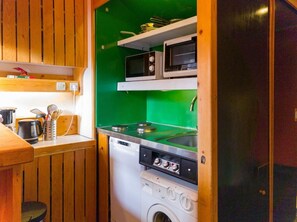 Fridge, microwave, oven, dishwasher - 150m from resort center, 6th floor, balcony, tv, 33m², Les Arcs (Les Arcs)