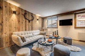 TV - 100m from resort center, Ground floor, tv, ski locker, 93m², Tignes (Tignes)