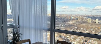 Chill and cozy room with great view in the heart of downtown