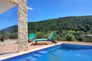 حمام سباحة خارجي