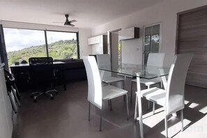 Dining - Casa Bananeira (Sao Bartolomeu de Messines)