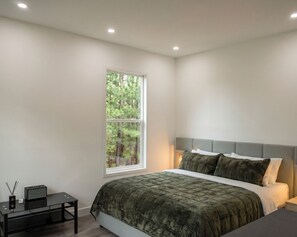 Cortinas blackout, tabla de planchar con plancha y wifi gratis 