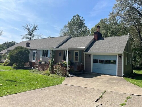 2 bed/2 bath home w/fenced yard in the heart of the PA Wilds