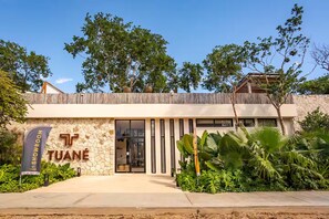 Exterior - Tulum Hideout: Modern Loft + Plunge Pool (Tulum)