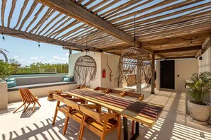 Outdoor dining - PH Cálido con Rooftop + Alberca en Tulum Centro (Tulum)
