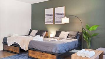 Ferros/tábuas de passar roupa, Wi-Fi, roupa de cama